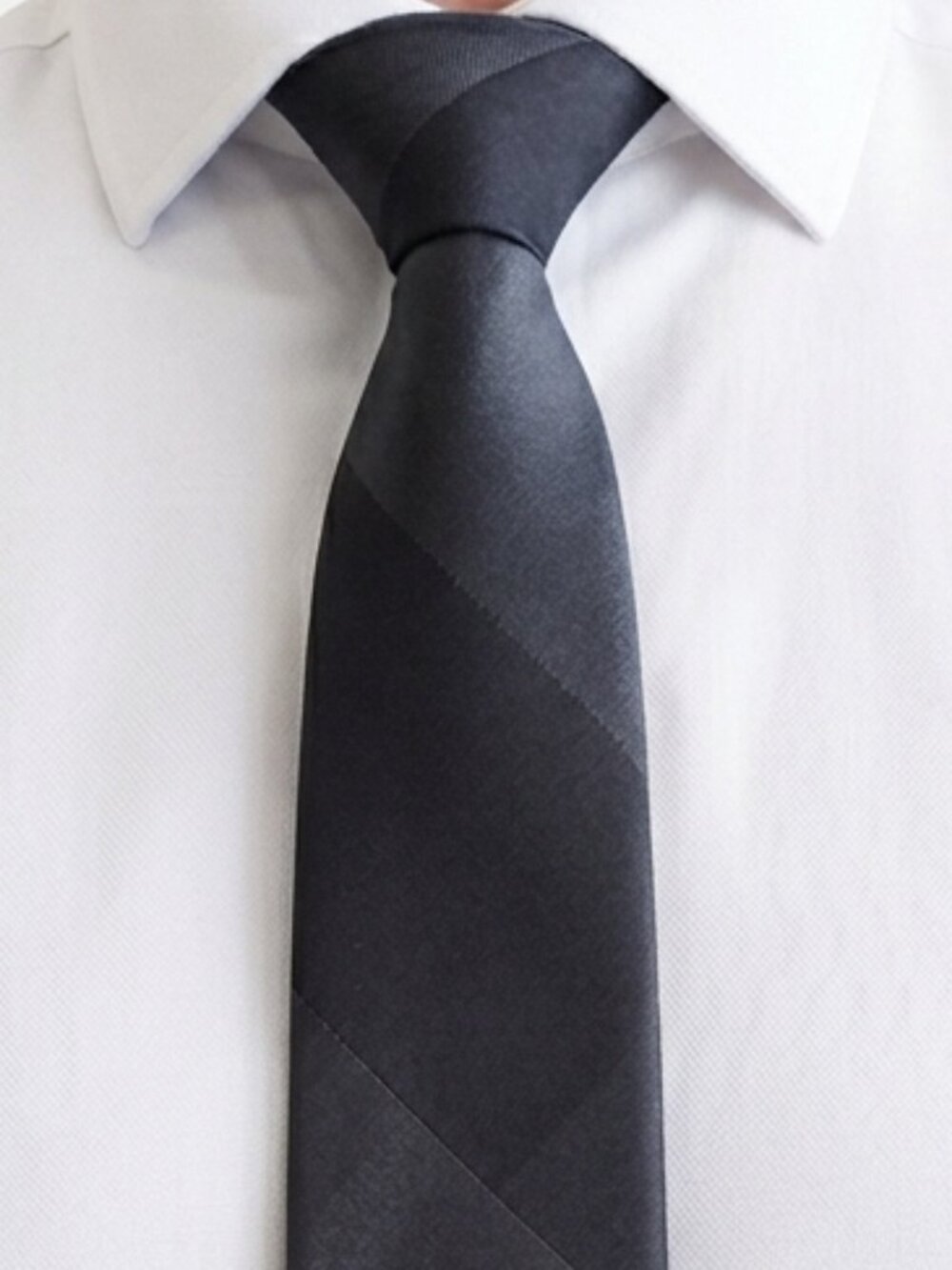 TED BAKER Men’s 100% Silk Black Geometric Pattern Necktie Hand Tailored USA